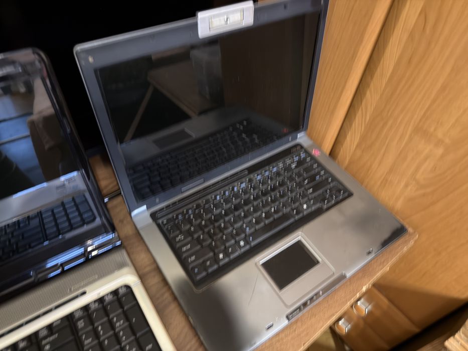 Dell , Hp , asus