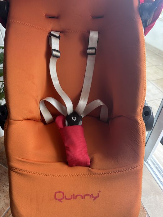 Carrinho de bebé maxi cozi quinny