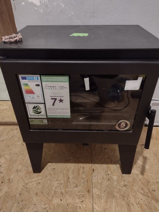 Kominek wolnostojący + kpl podłączenie