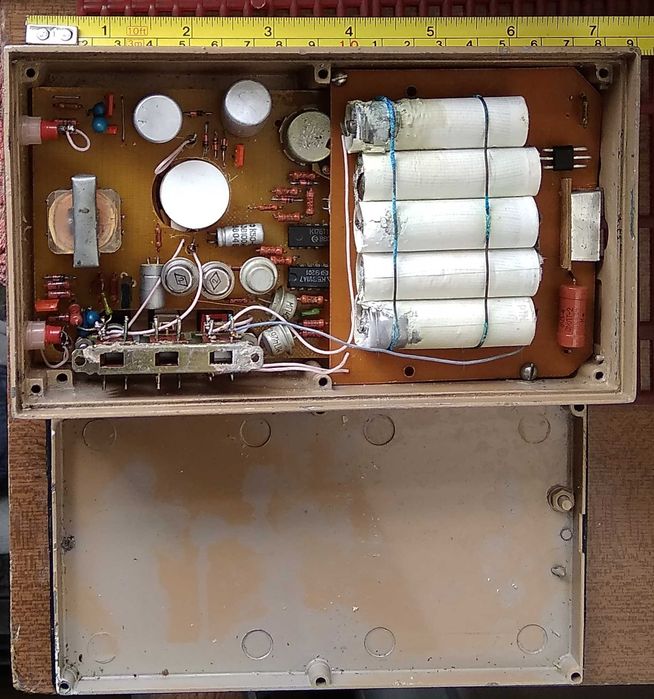 Корпус, плата, мікроамперметр