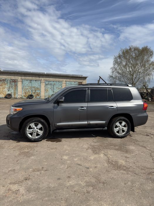 Продам Toyota Land Cruiser 200