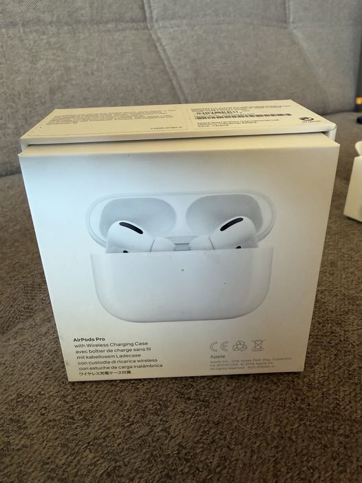 AirPods Pro Apple
