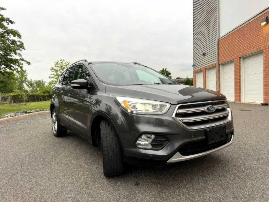 Ford Escape Titanium      2017