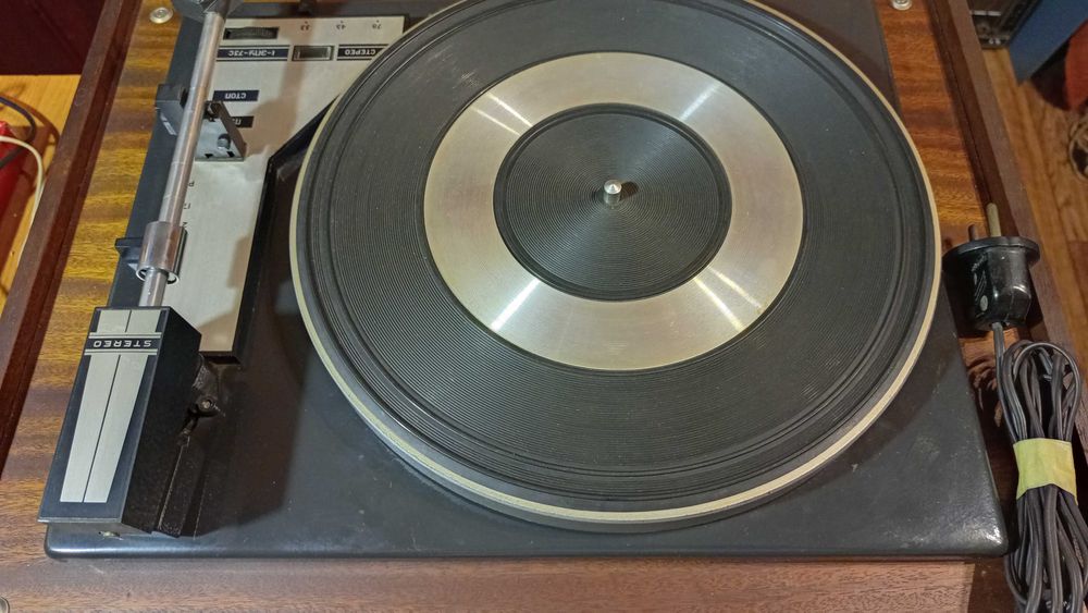 Электрофон "Аккорд-001-стерео" проигрыватель стерео.