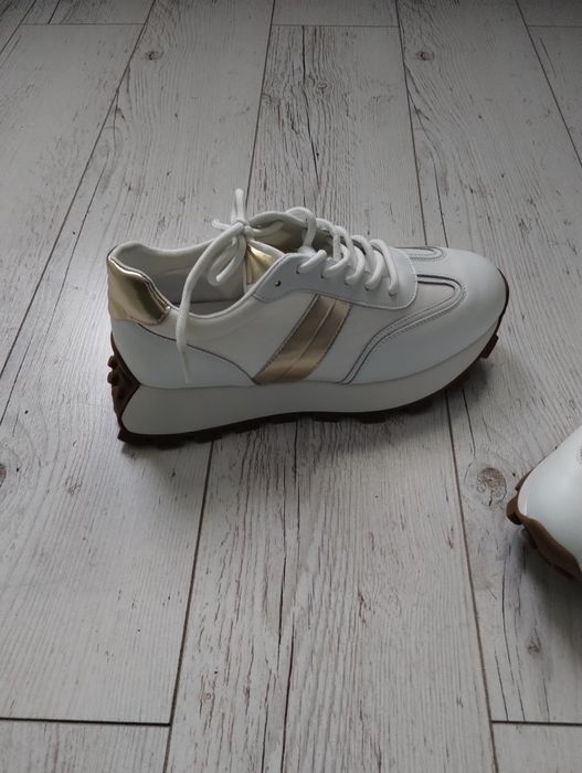 Sprzedam nowe adidasy damskie skórzane rozmiar 41