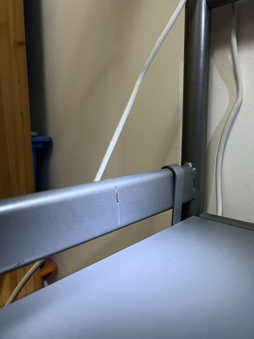 Cama Alta IKEA (TROMSÖ/SVÄRTA) com secretária + Colchão Solteiro 90x200