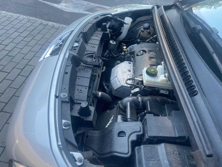 Стан нового авто Пробіг підтверджений і оригінал 1000% Щойно з Німеччини