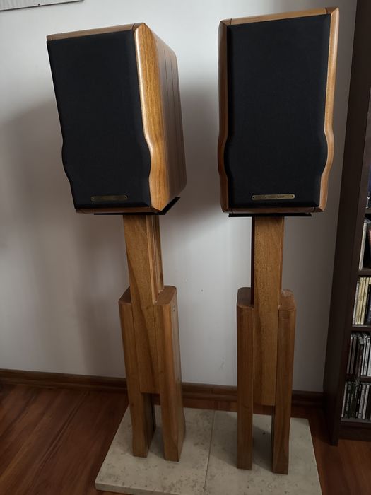 Kolumny Sonus Faber Minima Amator ze standami
