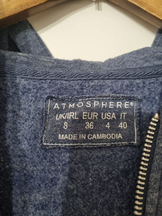 Bluza z kapturem zapinana na suwak. Roz. 36, atmosphera