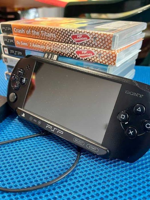 Mega Pack PSP Street E1004 + 7 Jogos + Memória 4GB + Carregador Orig.