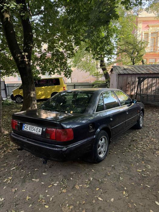 Audi A6 C4.   2.6 газ бензин Автомат
