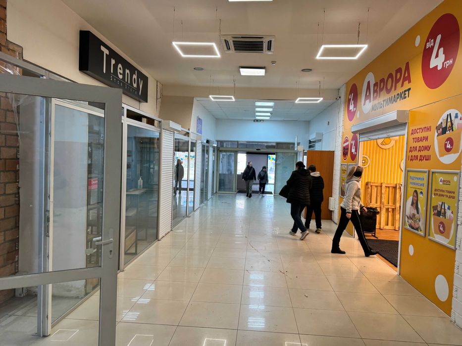 Торгове приміщення 45 кв.м. в ТЦ біля Аврори і супермаркету