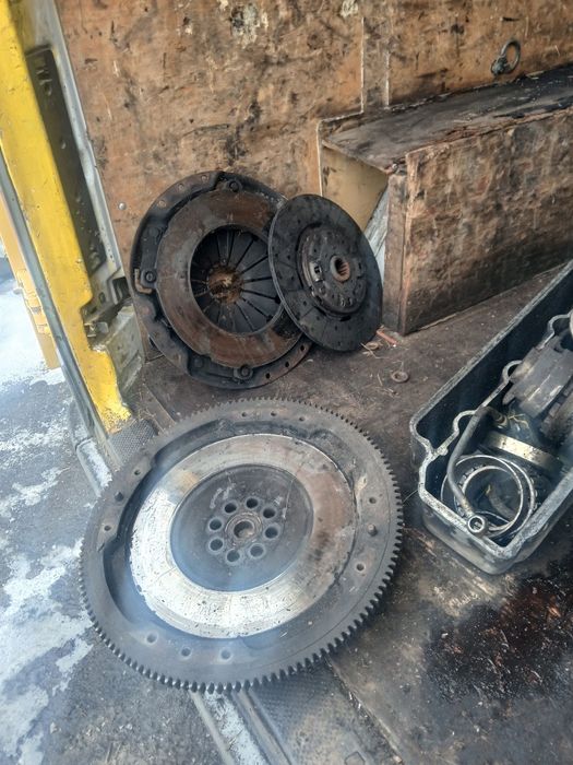 Маховик щеплення ісузу nqr