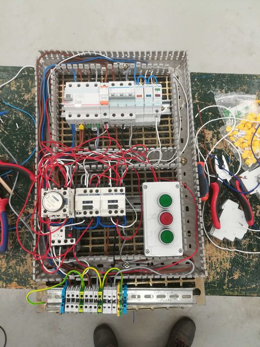 Electricista de Serviço / Electrician Olhão