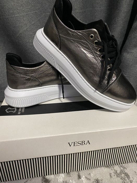 Продам взуття  нове