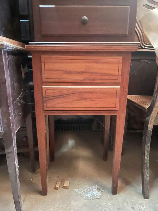 Mesa de Cabeceira Pau-Rosa