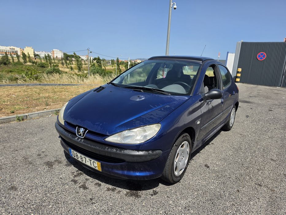 Peugeot 206 1.1   ano 2002