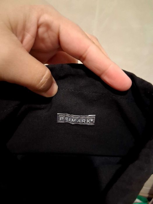 Vestido Zara,com mala.