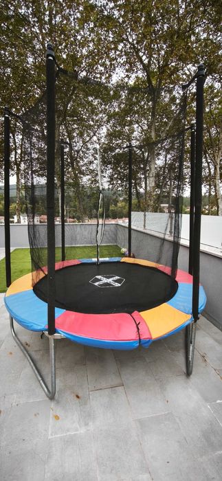Trampolim para criança