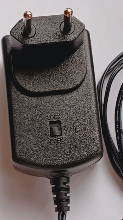 Ładowarka do telefonu - DVE Switching Adapter
