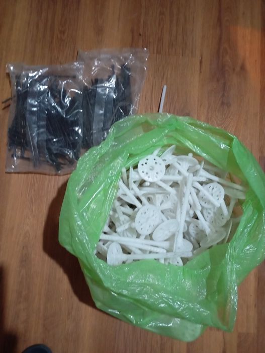 Kołki do styropianu 200szt.Tanio