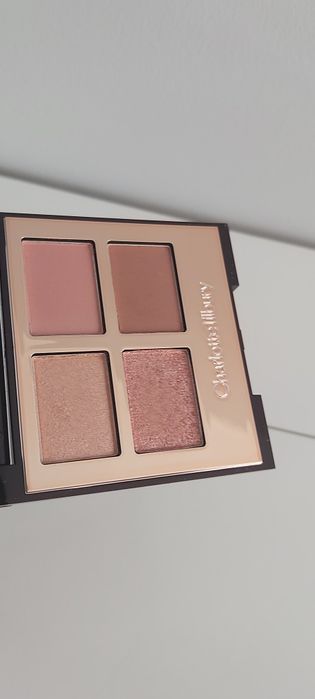 Charlotte Tilbury Luxury Pillow Talk paleta cieni