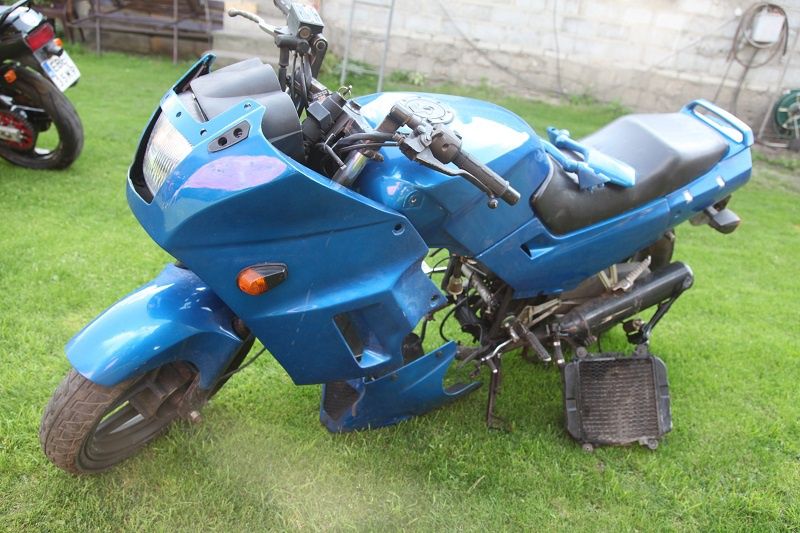 Cyleto Bremsbeläge Für Kawasaki ZZR250 – Vorne & Hinten, Halbmetallisch, 1990-2001