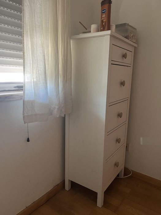 Comoda IKEA com puxadores Zara Home
