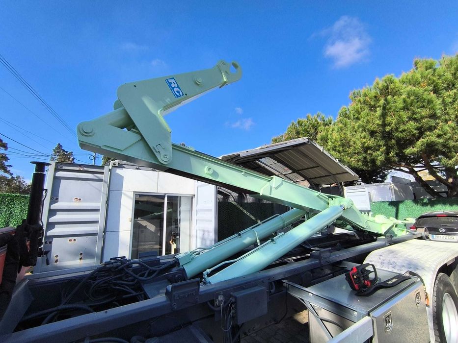 Camião 26T ampliroll grua volvo fm340 125mKms 2007 caixa auto