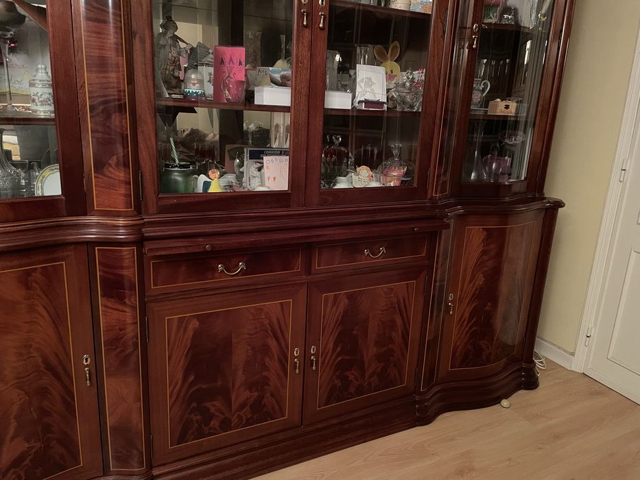 Aparador/Louceiro - Raiz de Nogueira/Mogno