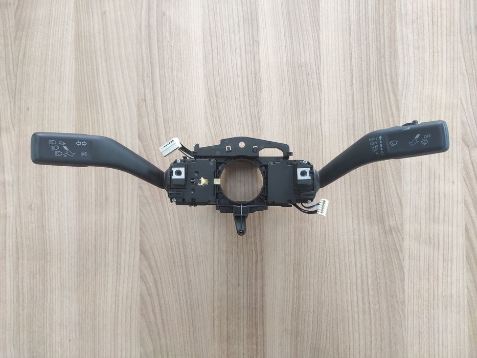 Блок подрулевых переключателей, стрекоза 5K0953513K