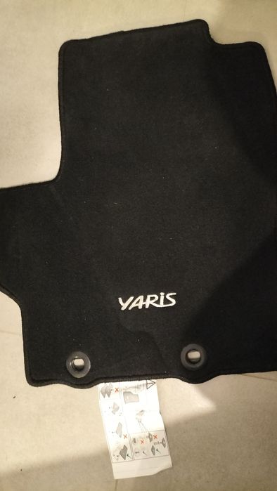 Dywaniki Toyota Yaris 2024