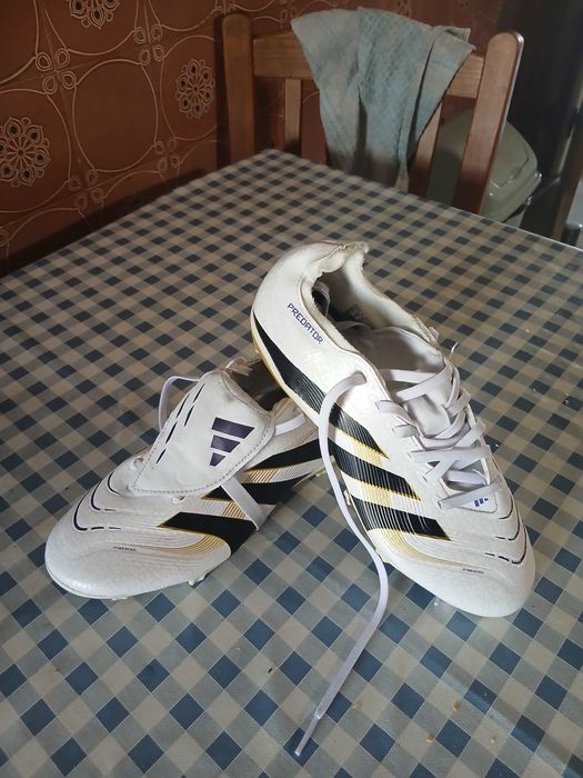 Chuteiras pretador 39 1/3 como novas