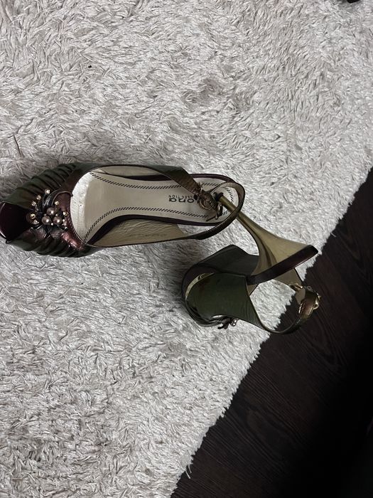 Босоножки 39 розмір