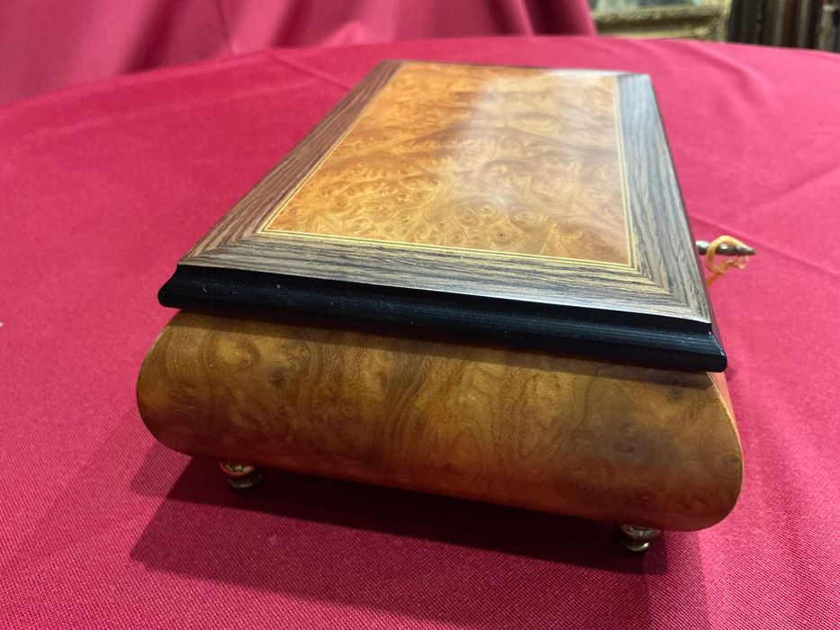 Caixa para joias musical com 21x19 cm anúncios abaixo