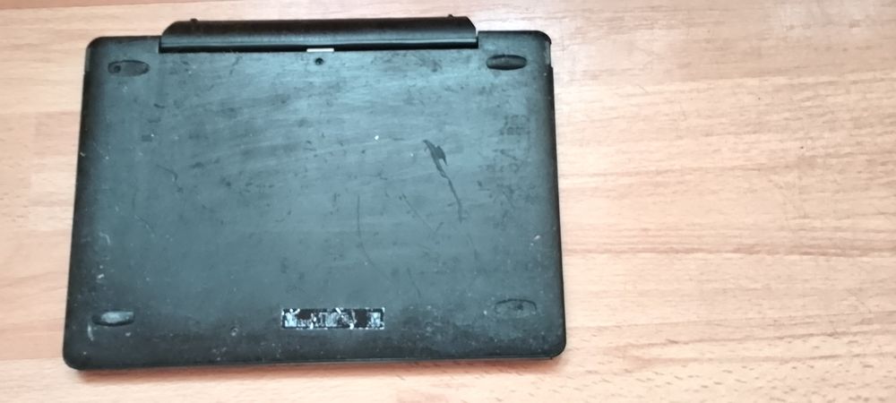 Lenovo 10 cali uszkodzony
