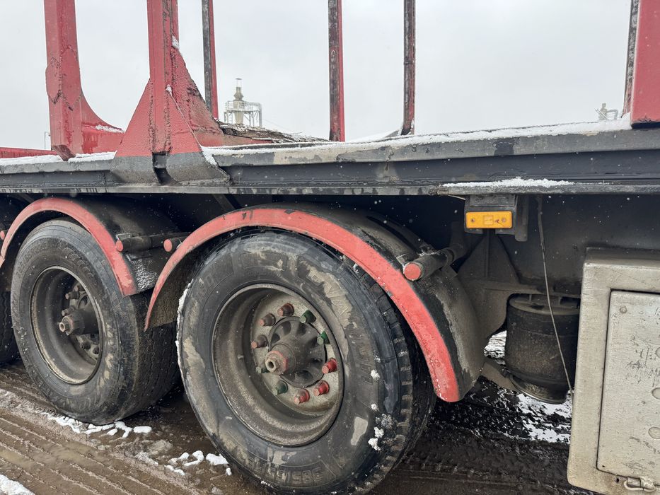 Напівпричіп-лісовоз 3-вісний в наявності, нова ризина