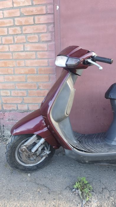 Honda Lead ,,1988,,(90куб.) возможна доставка (на документах)
