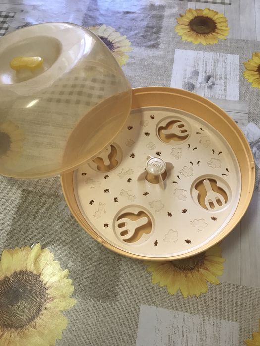 Esterelizador de biberões para microondas