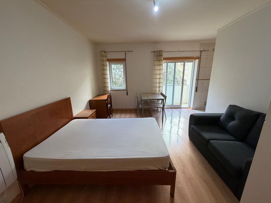 Apartamento T0 com varanda - rua da Saudade (Covilhã)