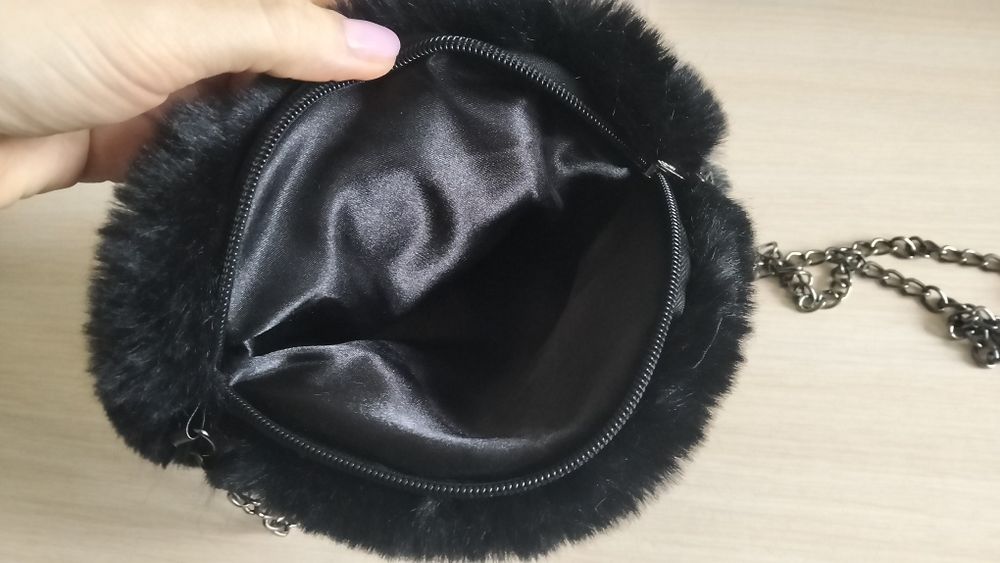 Сумочка, м'яка, пухнаста, із хурта