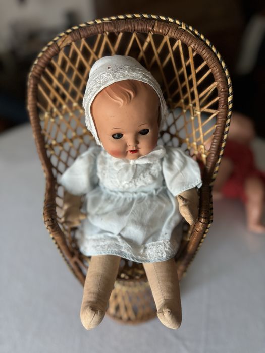 Boneca antiga com corpo em pano e cabeça em celuloide Tartaruga.