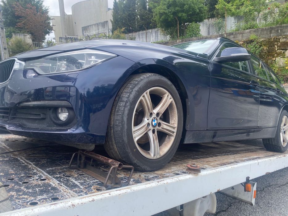 Vendo bmw 320d batida