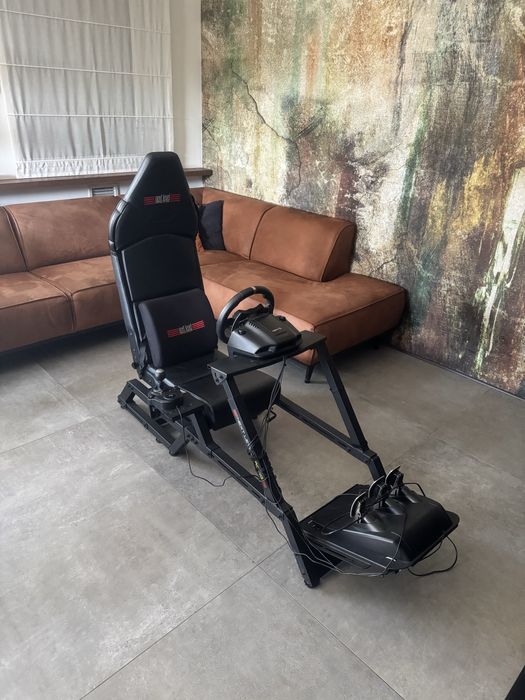 Next Level Racing F-GT kokpit, pedały, kierownica