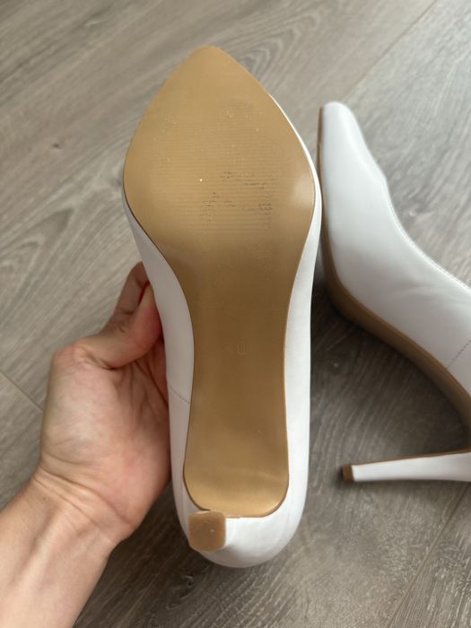 Туфлі білі шкіряні Kacharovska 40р