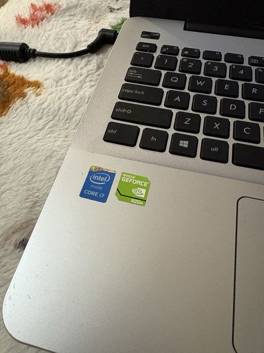 Laptop ASUS A555L (15,6") / Windows / Sprawny / Do biura, nauki, filmów
