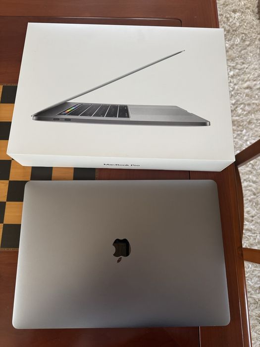 MacBook Pro, 15 polegadas, 2016