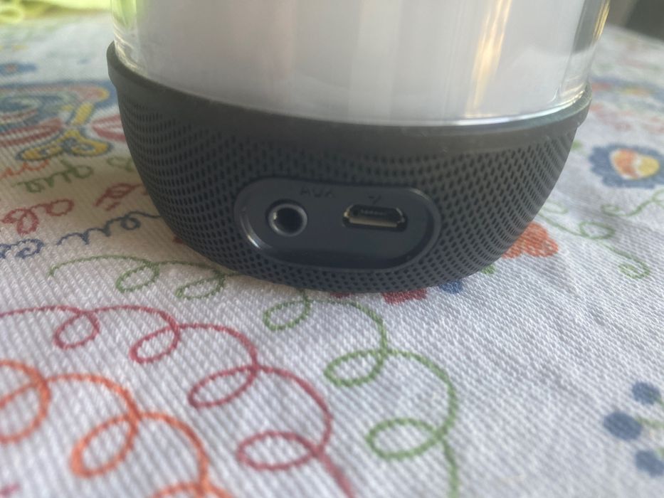 Coluna e lampada RGB