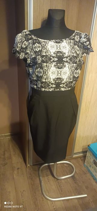 Sukienka czarno biała