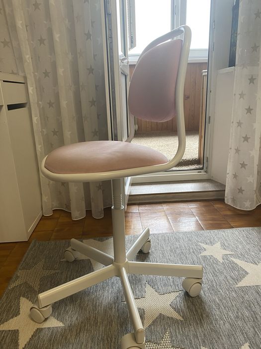 Крісло дитяче IKEA (рожеве)